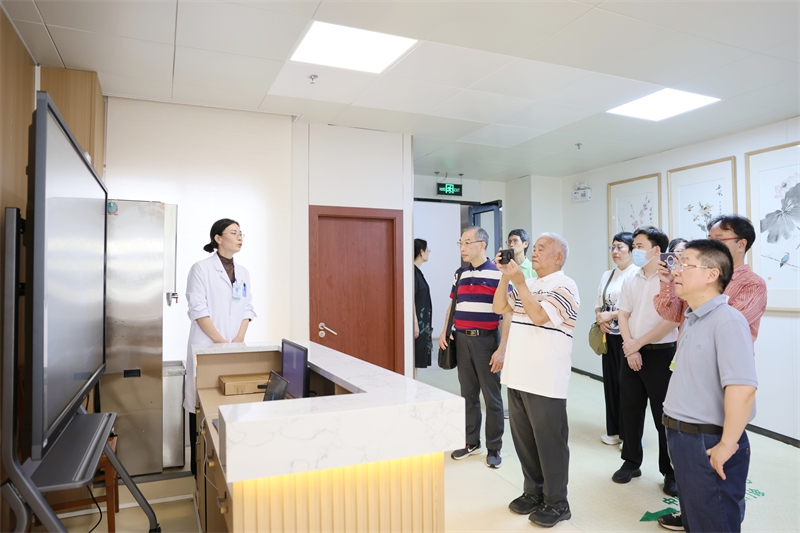 广西中医药大学香港校友联合会来第一附属医院参观交流