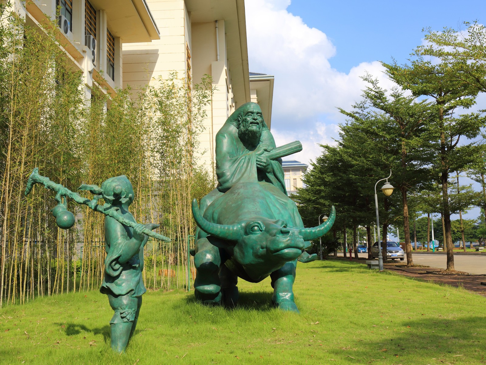 “老子出关”雕塑