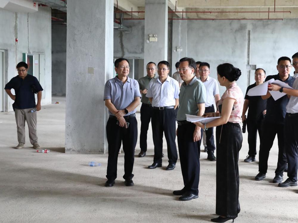 学校开展建校70周年系列活动重点建设项目现场检查
