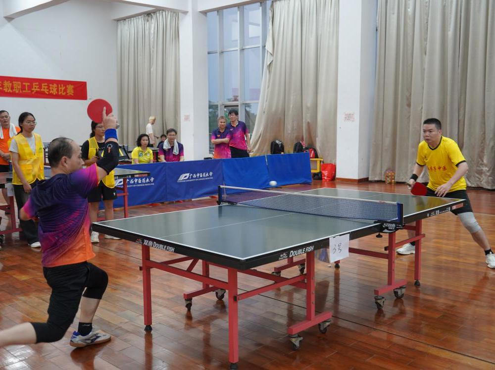 学校成功举办2026年教职工乒乓球比赛